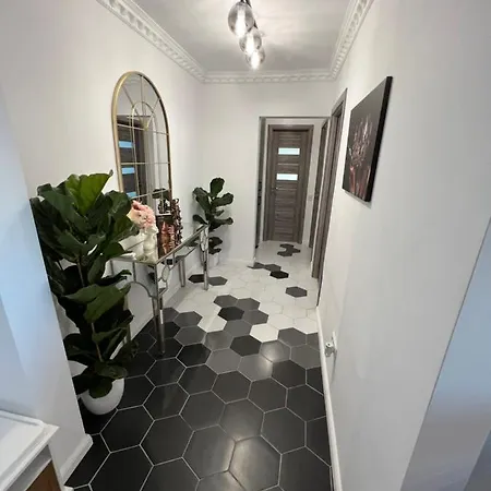 Apartament Lnb Tomis Constanţa